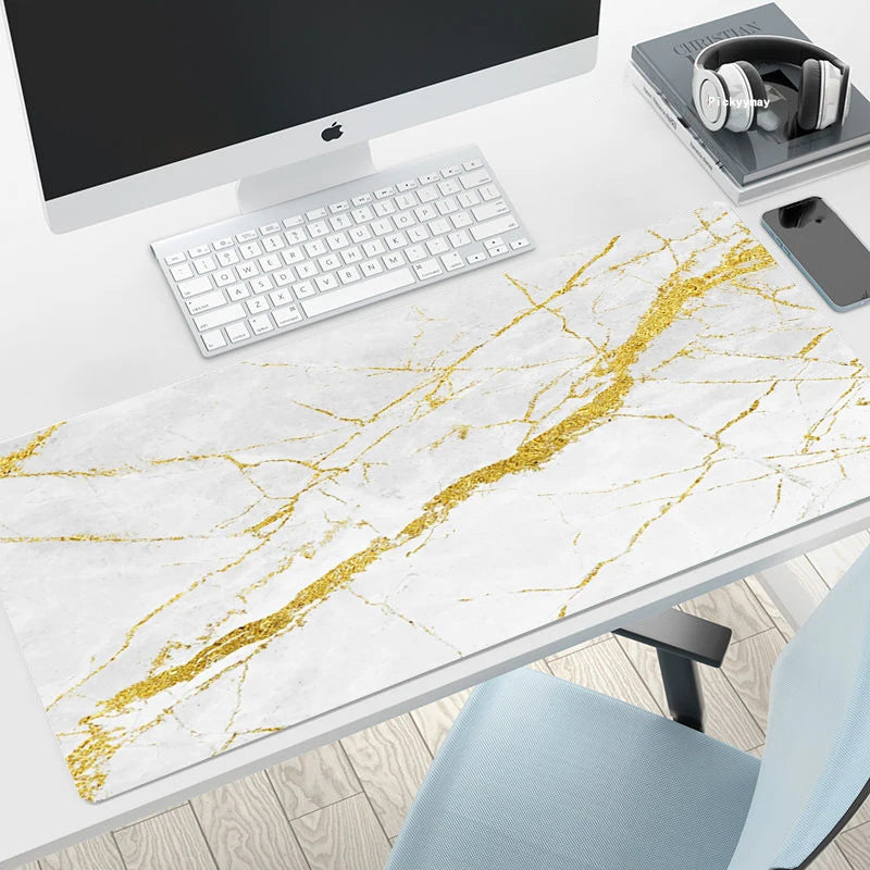 Gaming Mousepad mit eleganten Gold-Akzenten