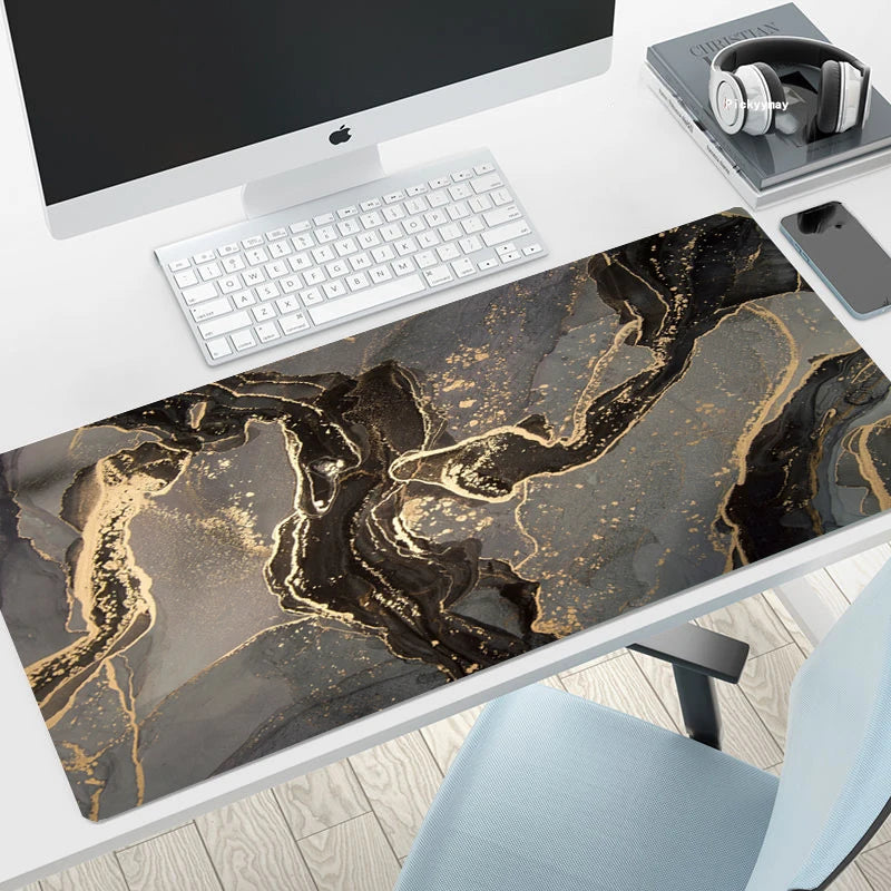 Gaming Mousepad mit eleganten Gold-Akzenten