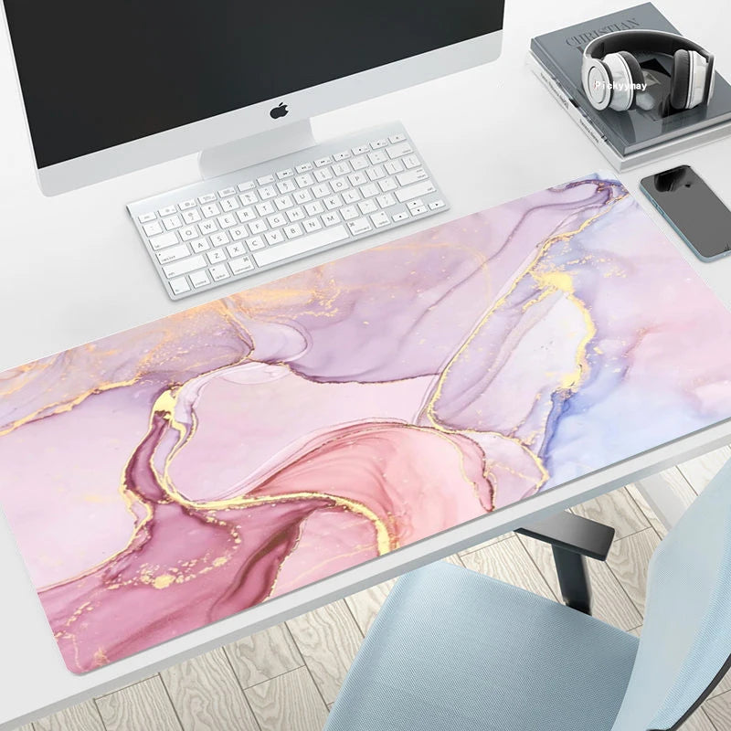 Gaming Mousepad mit eleganten Gold-Akzenten
